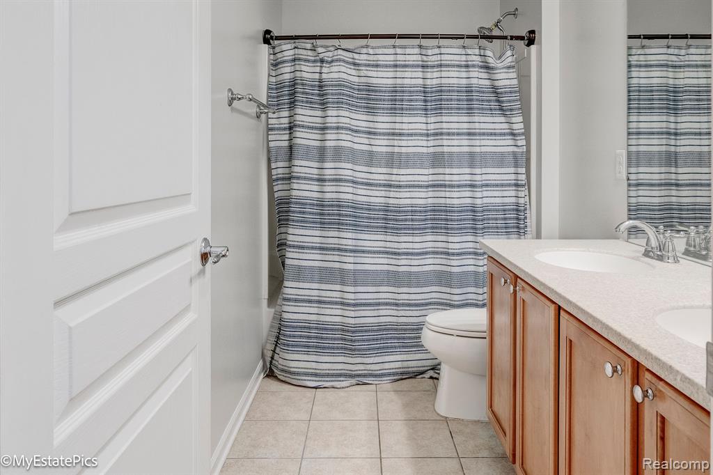 45101 BARTLETT Drive, Novi, MI — Photo 34