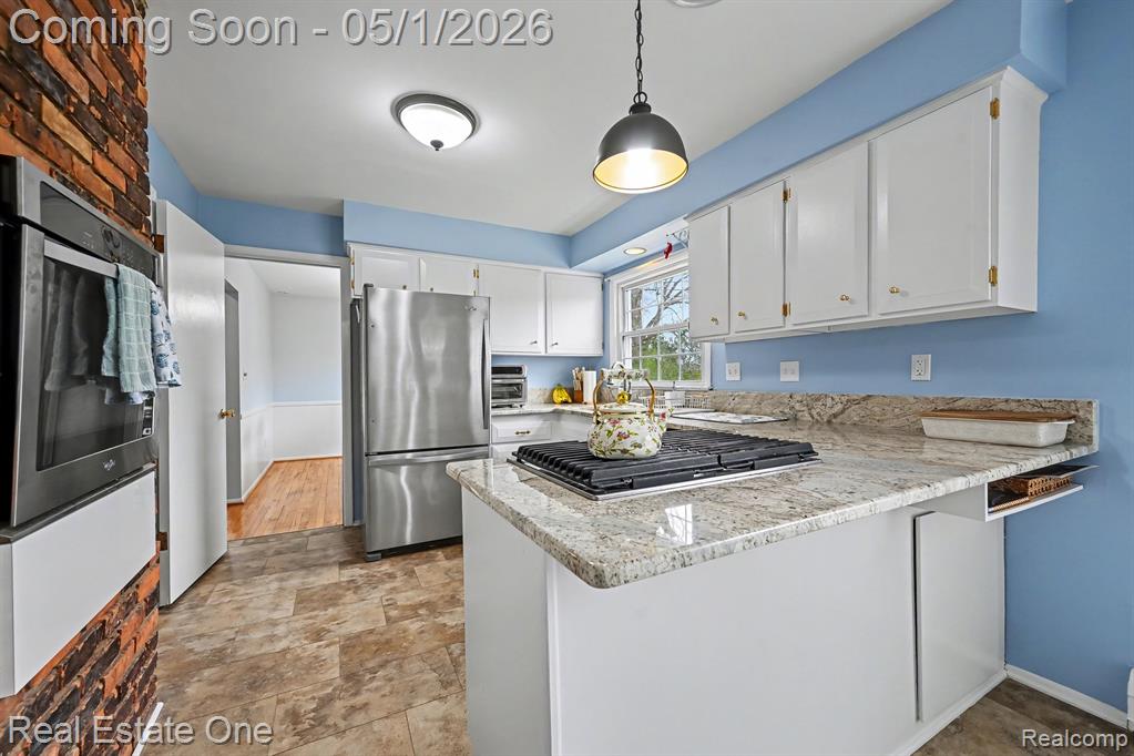 26254 Kiltartan Street, Farmington, MI 48334 — Photo 9