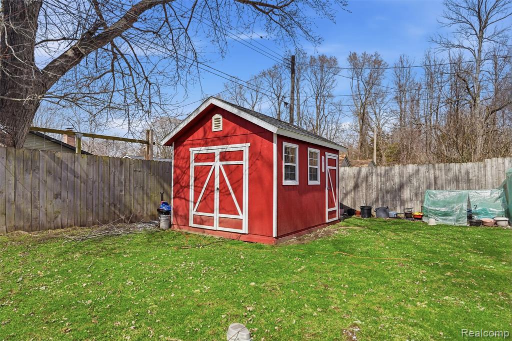 433 Haze, Pinckney, MI 48169 — Photo 19