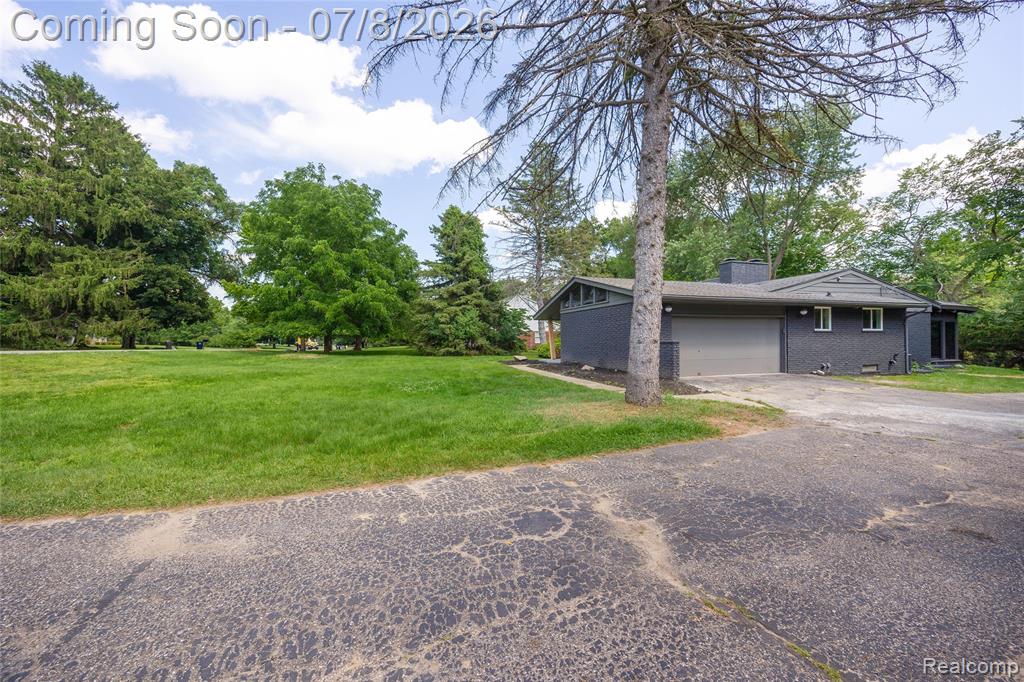 4469 Chamberlain Drive, Bloomfield Hills, MI 48301 — Photo 48