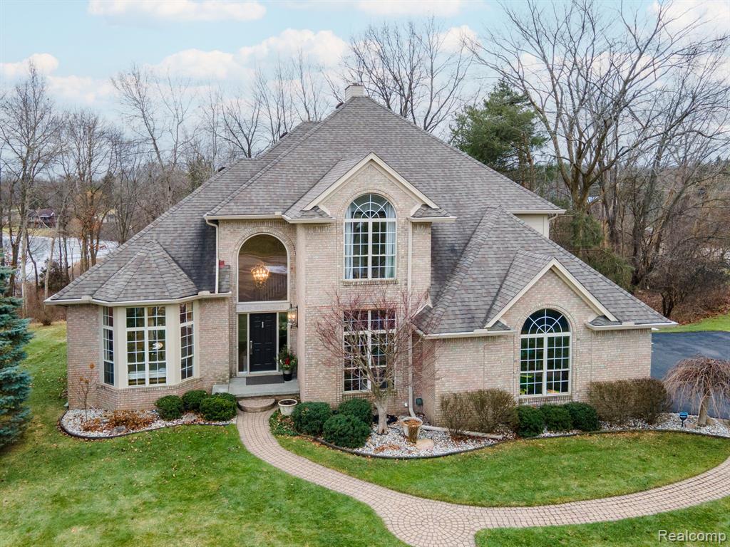 6751 Berry Pointe Drive, Clarkston, MI 48348 — front exterior