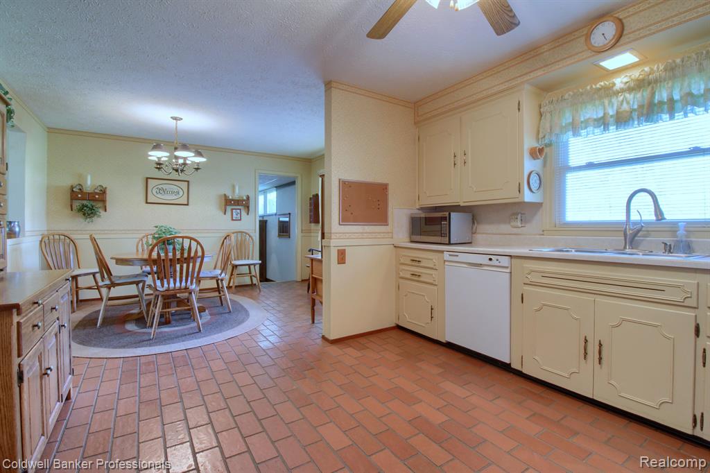 9111 MORRISON Avenue, Plymouth, MI 48170 — Photo 10