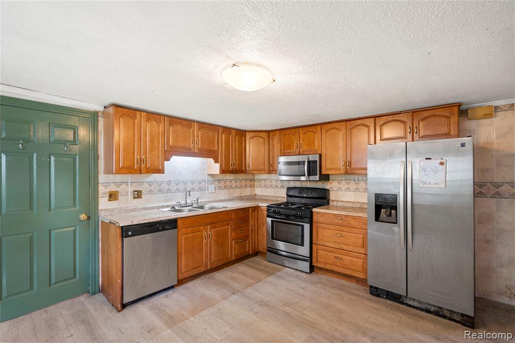 8309 Maxwell Avenue, Warren, MI 48089 — Photo 7