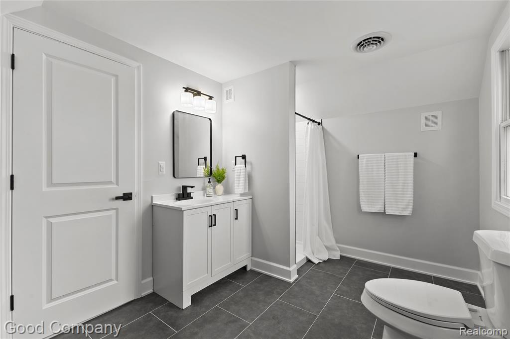 28280 Roy Street, Saint Clair Shores, MI 48081 — Photo 24