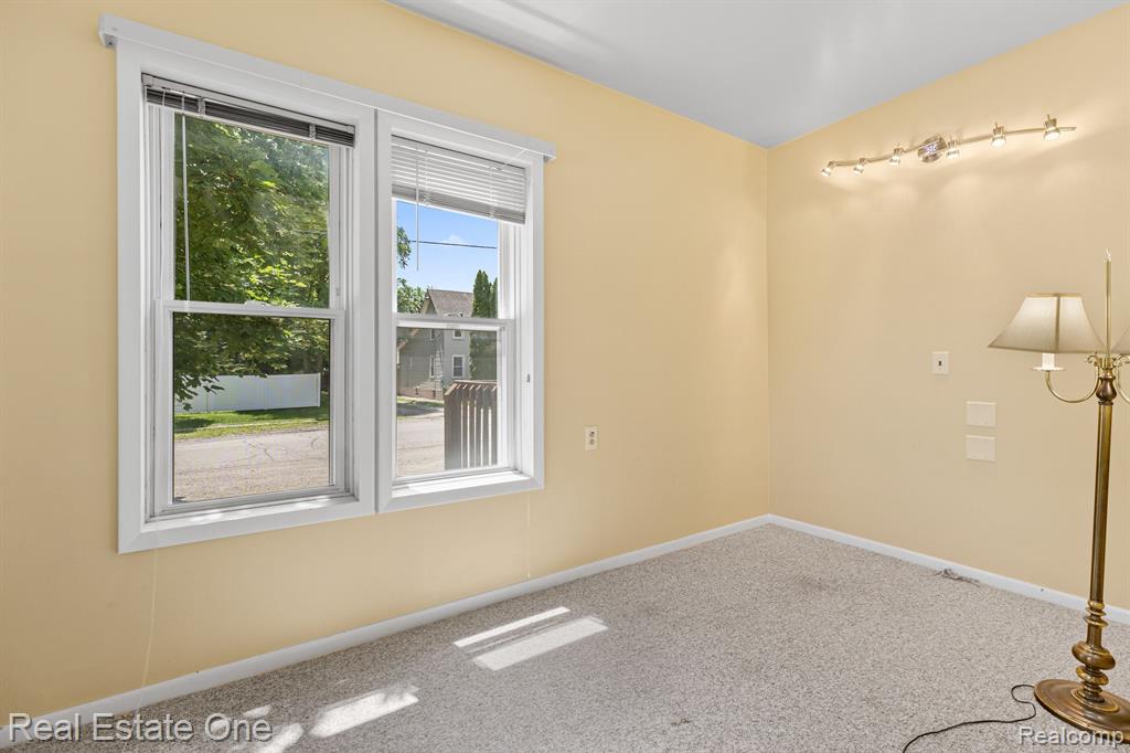 447 E JACKSON Street E, Lake Orion, MI 48362 — Photo 9