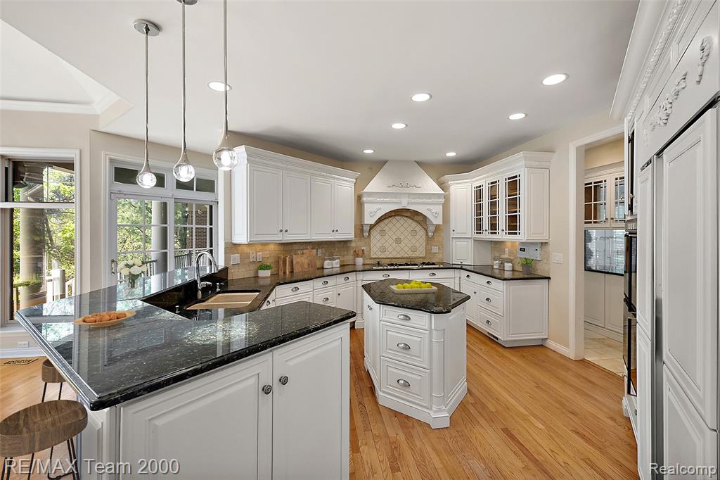 630 Sheldon Court, Rochester, MI 48306 — Photo 30