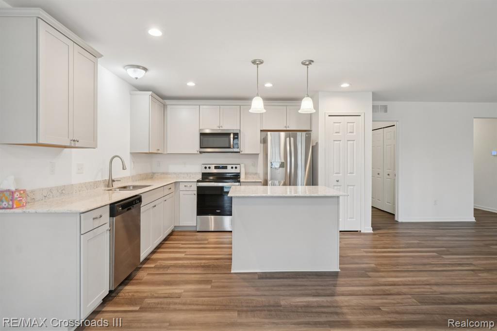 10324 Swan Lake Circle, Ypsilanti, MI 48197 — Photo 10