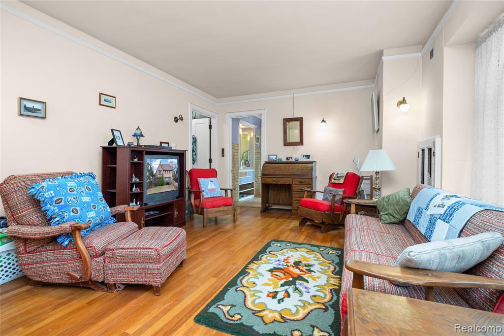 2475 Iroquois Street, Detroit, MI 48214 — Photo 64