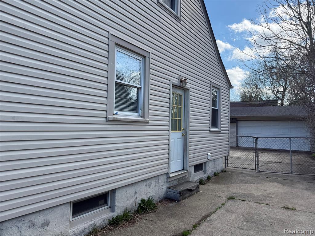 4234 Custer Avenue, Flint, MI 48507 — Photo 11