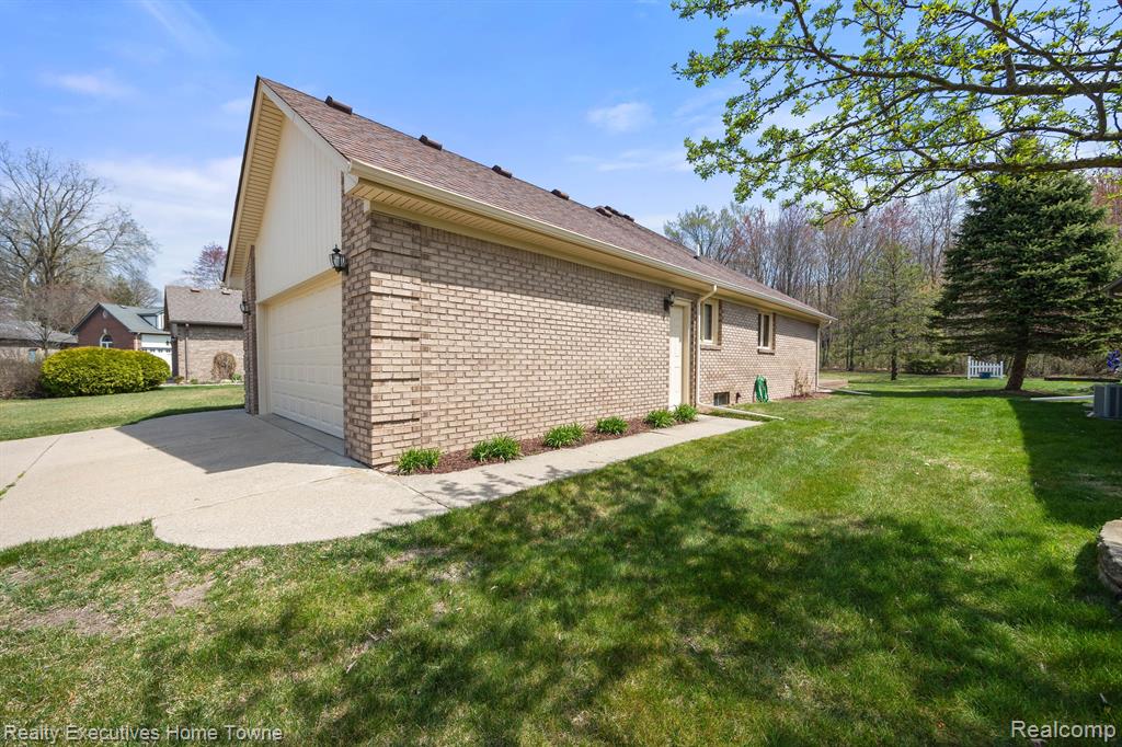 57946 EMERALD, Washington, MI — Photo 25