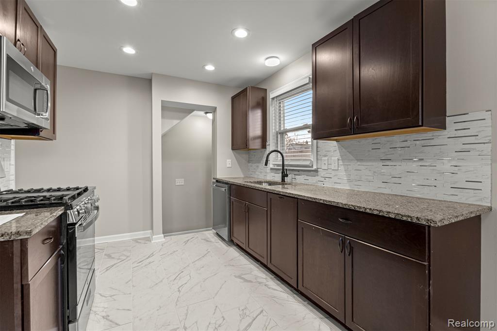 4137 Duplex Avenue, Lincoln Park, MI 48146 — Photo 8