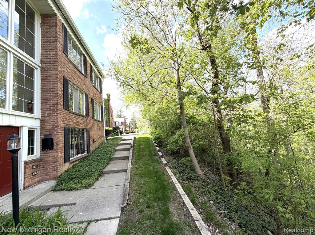 32718 Grand River Avenue, A4, Farmington, MI 48336 — Photo 20