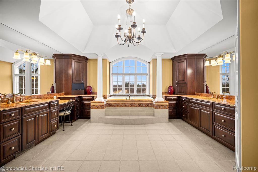 59801 E 8 MILE Road, South Lyon, MI 48178 — Photo 33