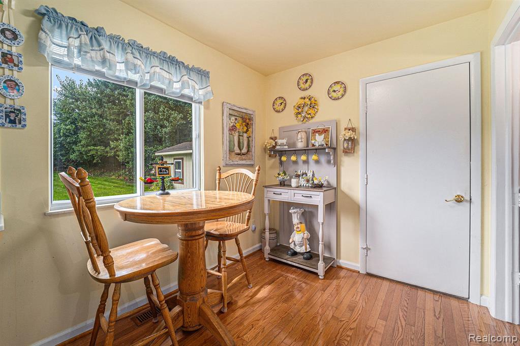 6465 CHICKADEE, Clarkston, MI — Photo 11