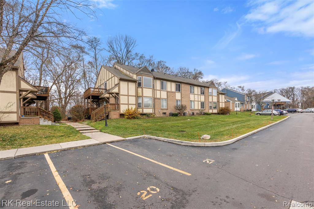 44900 Bayview Drive Unit #20, Novi, MI 48377 — Photo 28