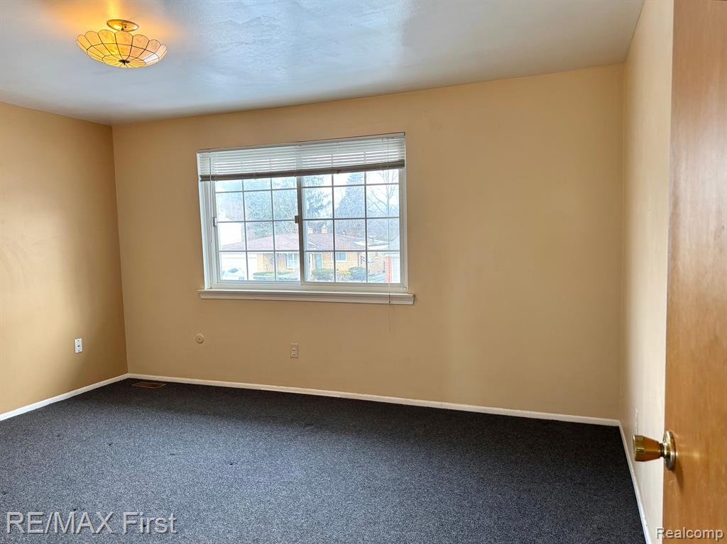 4826 BATES Drive, Warren, MI 48092 — Photo 10