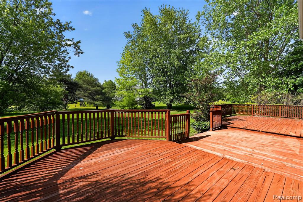 5195 Wyndham Place, Fenton, MI 48430 — Photo 30