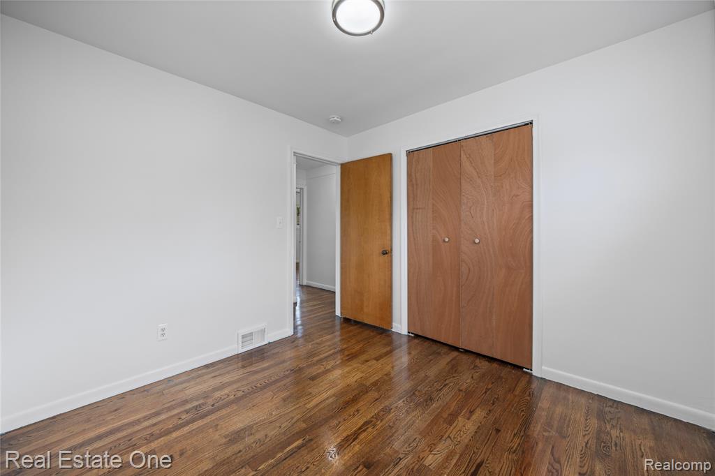 8177 Gary Avenue, Westland, MI — Photo 25