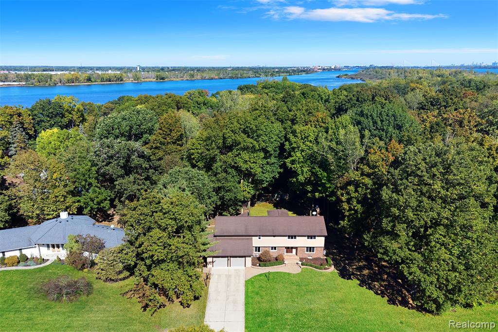 8830 Voigt Avenue, Grosse Ile, MI 48138 — Photo 35