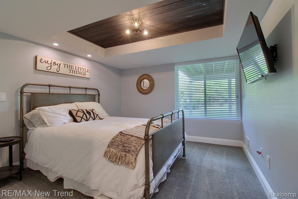 9457 DALEVIEW Drive, South Lyon, MI 48178 — Photo 35