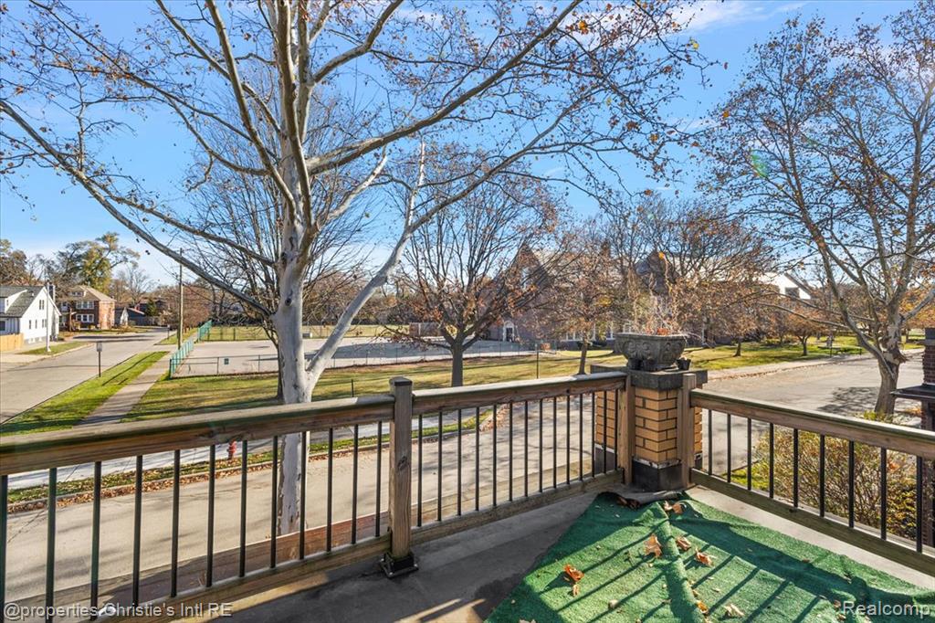 829 Beaconsfield Ave, Grosse Pointe Park, MI 48230 — Photo 35