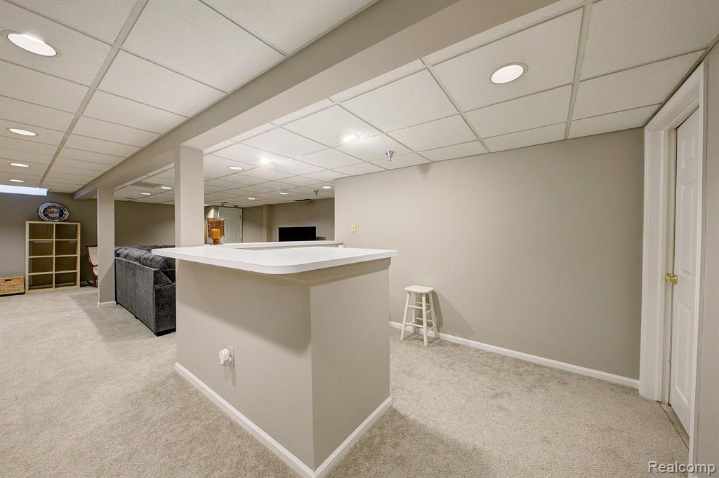 9329 EASTWIND Drive, Livonia, MI 48150 — Photo 39