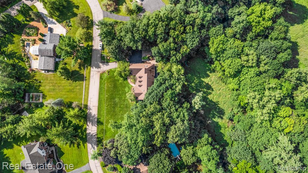 44211 CHEDWORTH Drive, Northville, MI 48167 — Photo 68