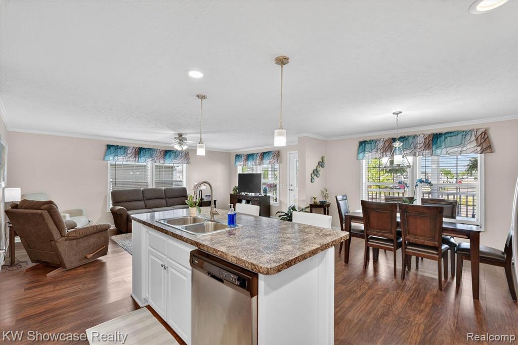 52525 Willow Wood Court, Chesterfield, MI — Photo 14