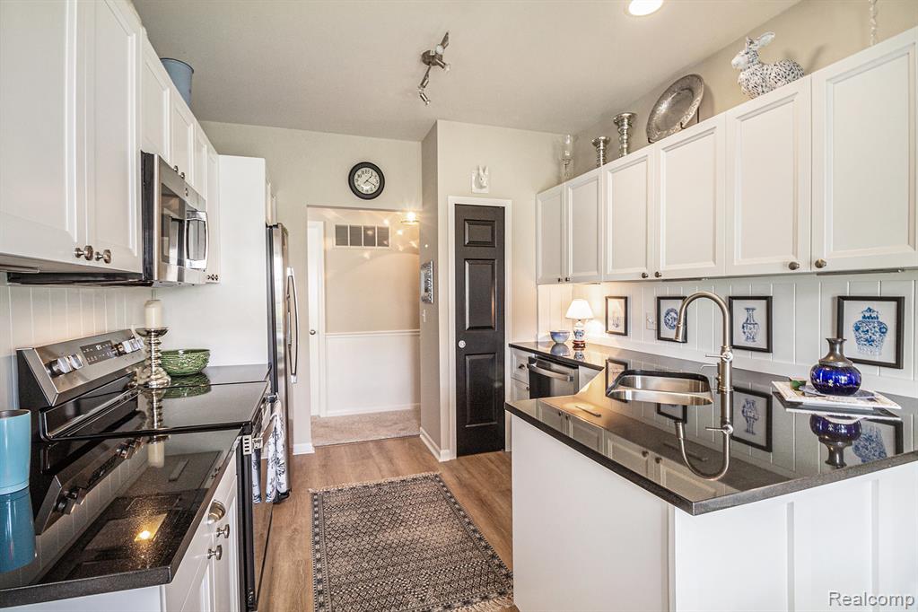 501 Dockside Circle, Holly, MI 48442 — Photo 7