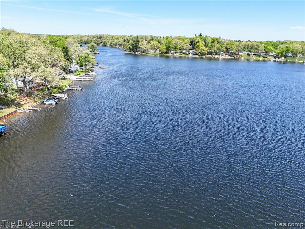 293 Hickory Place Drive, Columbiaville, MI 48421 — Photo 13