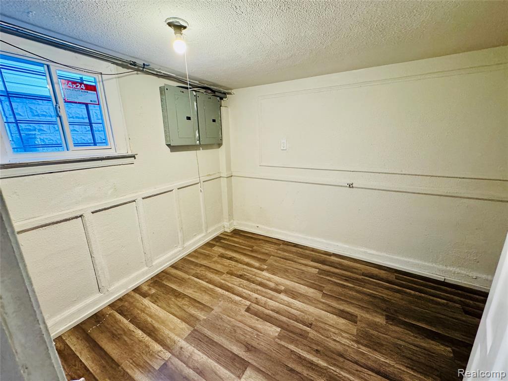 11667 Mitchell Street, Hamtramck, MI 48212 — Photo 31