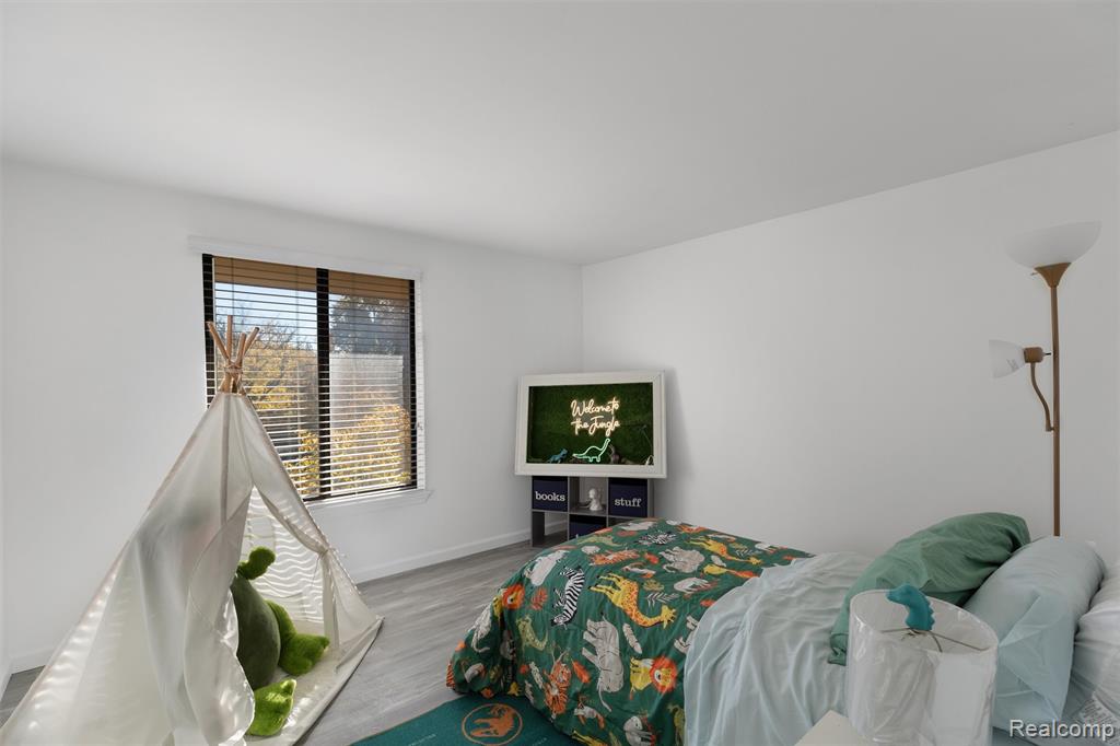 7406 Pebble pt, West Bloomfield, MI — Photo 28