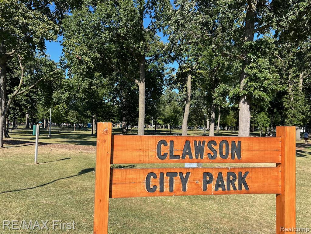70 Knollwood Boulevard, Clawson, MI — Photo 32
