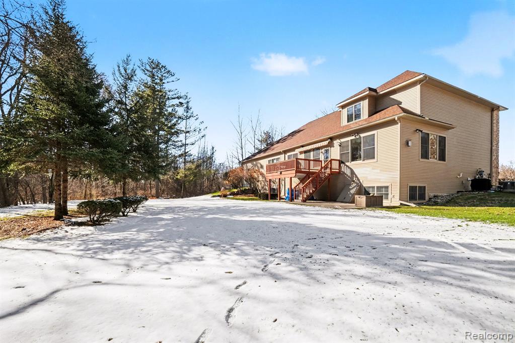2215 Ridgemoor Court, Burton, MI 48509 — Photo 40