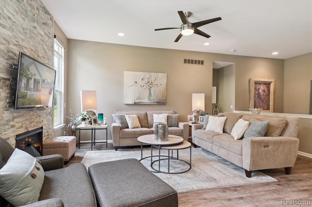 49276 Garden Lane, Canton, MI 48188 — Photo 10