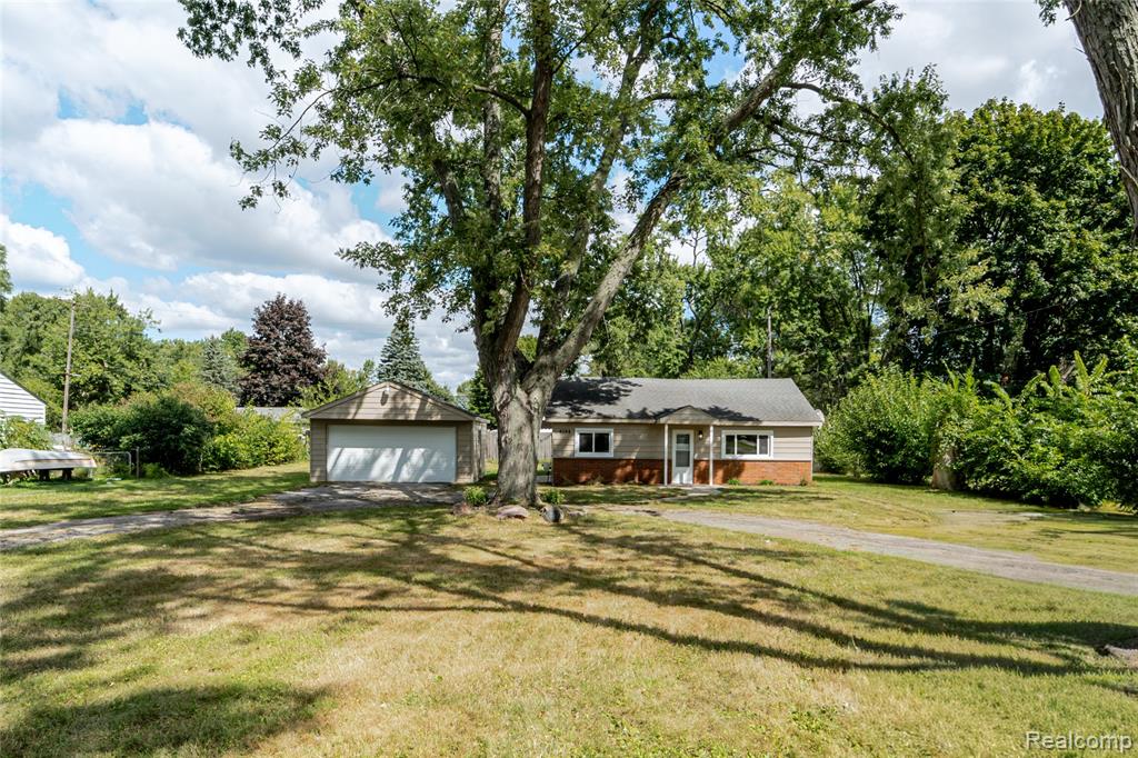 6194 Wilson Drive, Waterford, MI 48329 — Photo 23
