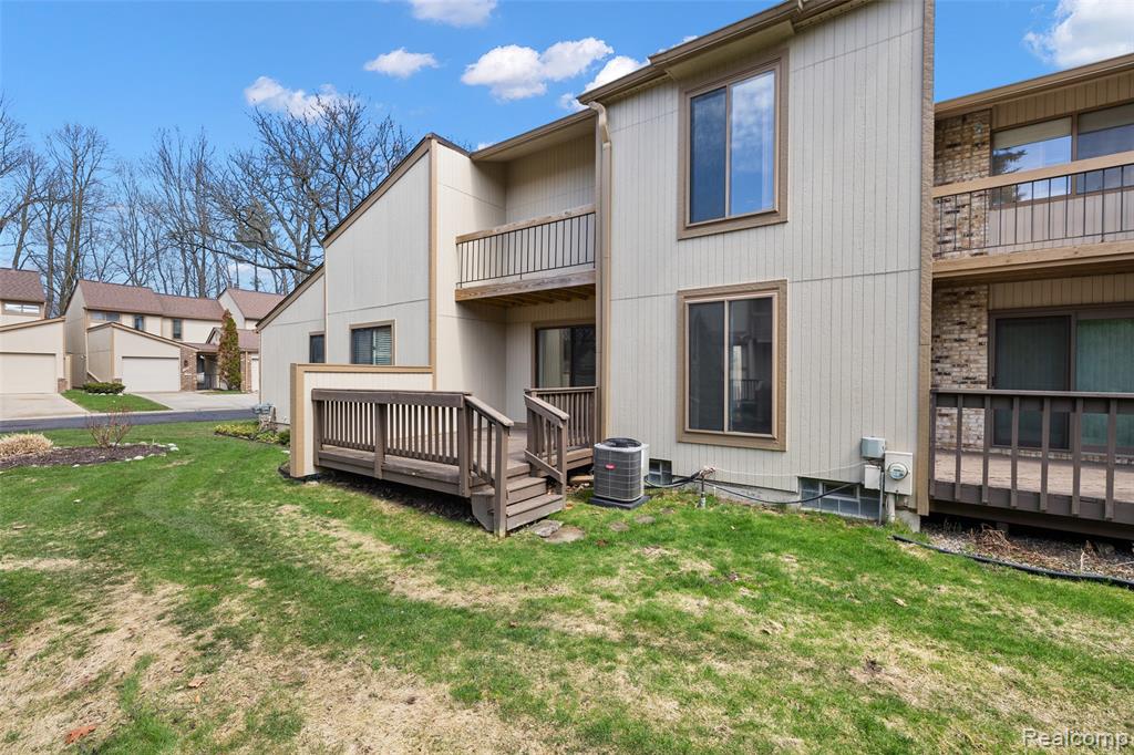 23243 Farmington Road, Farmington, MI 48336 — Photo 36