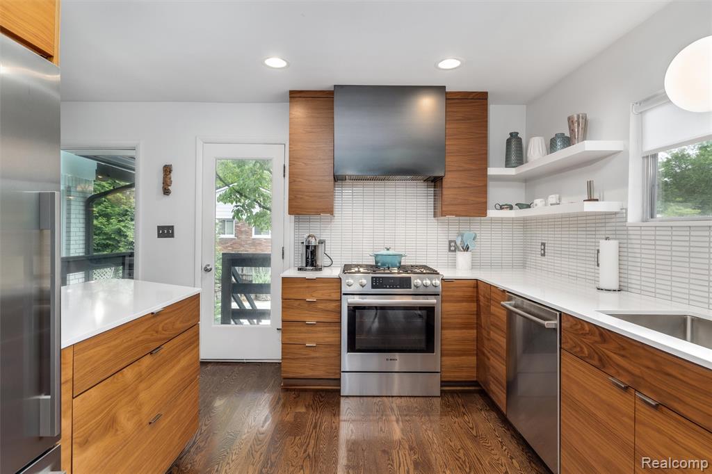 6895 Cedarbrook Drive, Bloomfield Hills, MI 48301 — Photo 15