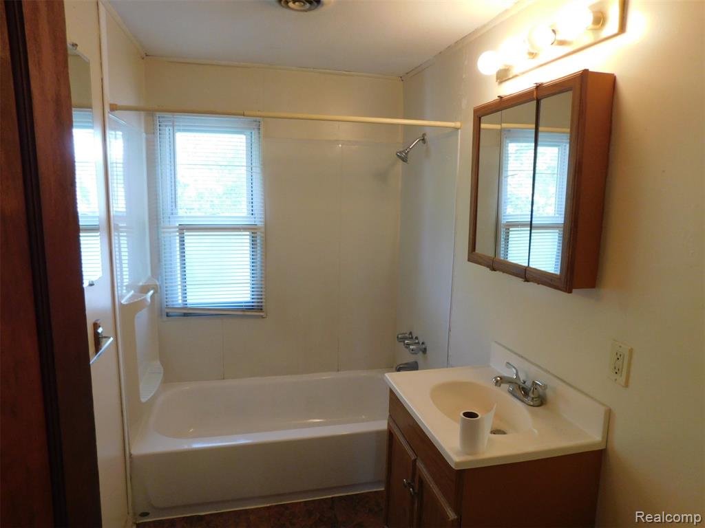 8515 TIMKEN Avenue, Warren, MI 48089 — Photo 5