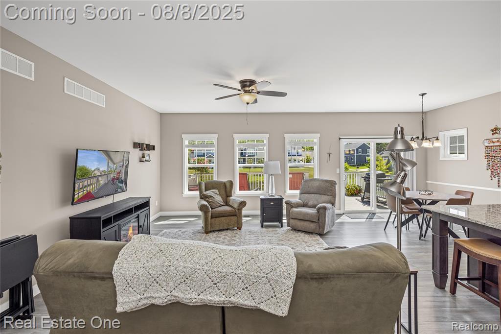 9265 Regency Boulevard, Pinckney, MI 48169 — Photo 12