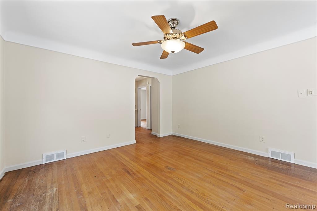 627 Symes Avenue, Royal Oak, MI 48067 — Photo 6
