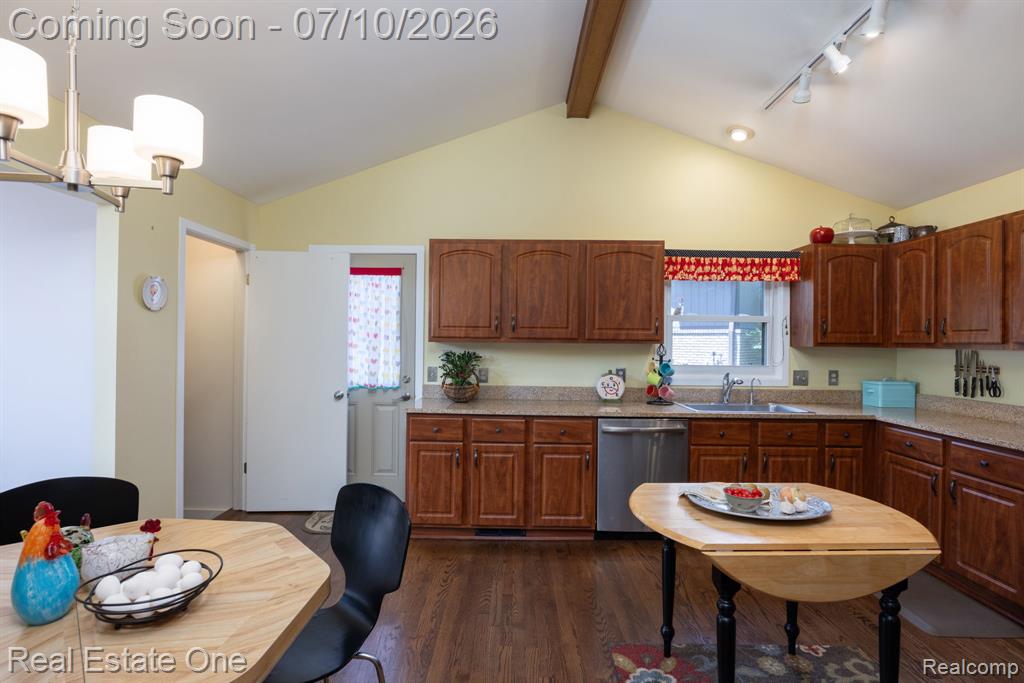 986 River Bend Drive, Rochester Hills, MI 48307 — Photo 4