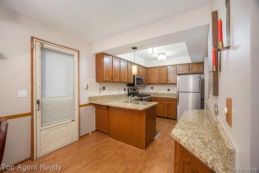 43378 Riverbend Boulevard, Clinton Twp, MI 48038 — Photo 6