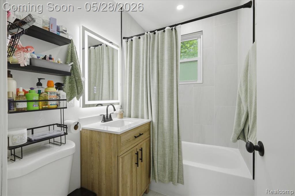 4805 Fenmore Avenue, Waterford, MI 48328 — Photo 19