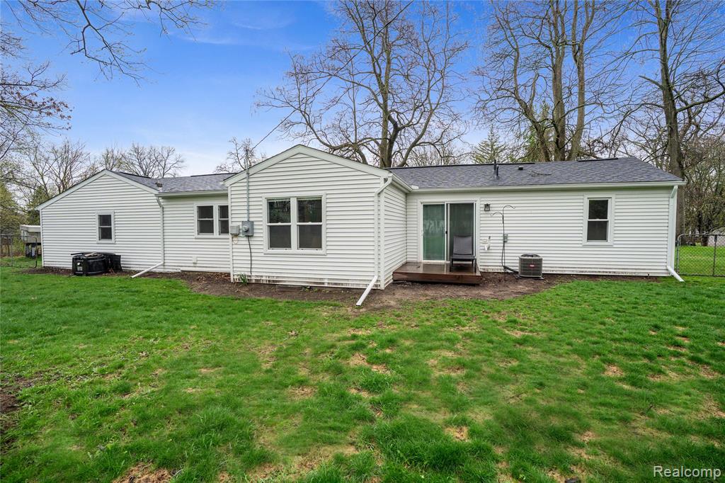620 S Briarvale Drive, Auburn Hills, MI 48326 — Photo 29