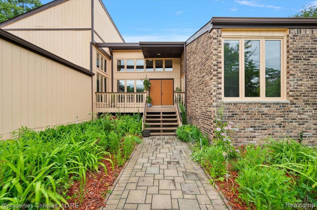 4566 Walden Drive, Bloomfield Hills, MI 48301 — Photo 5