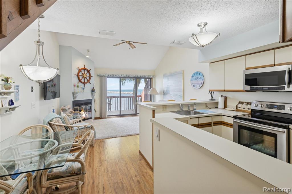 331 Lakeview, 18, Port Austin, MI 48467 — Photo 10