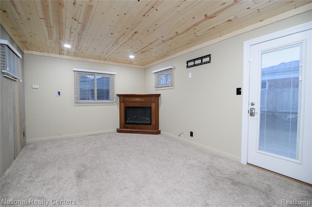 47337 Winthrop Street, Shelby Twp, MI 48317 — Photo 9