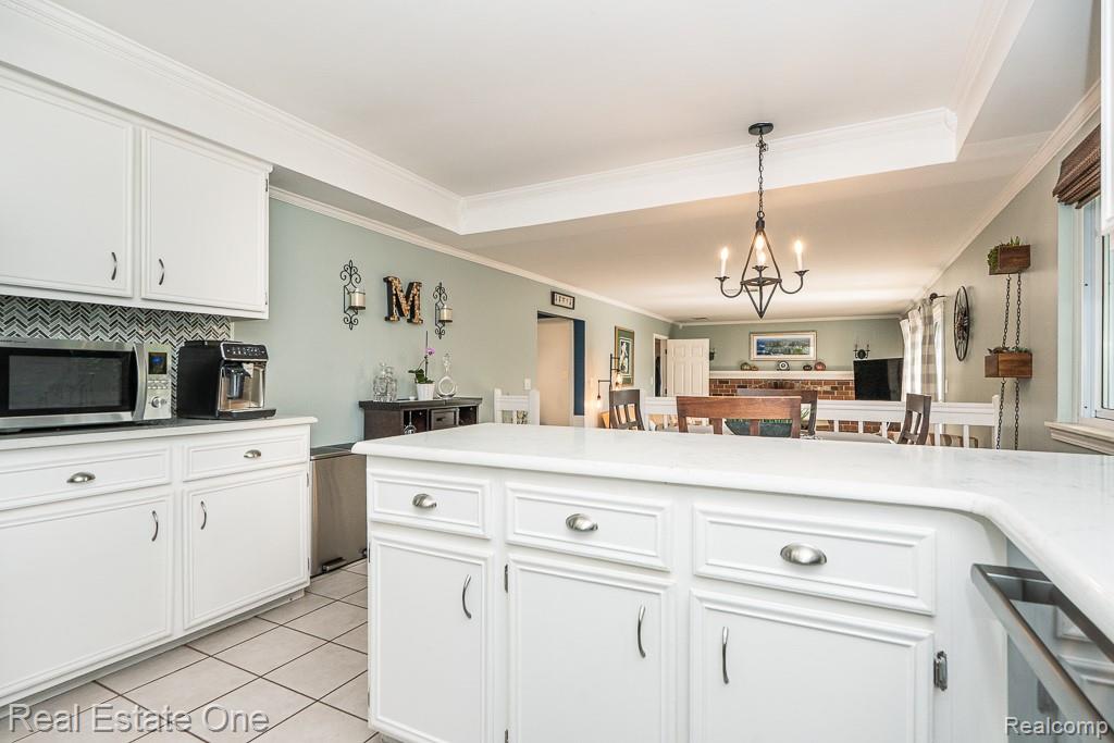 4203 Sugar Grove Court, Troy, MI 48098 — Photo 14
