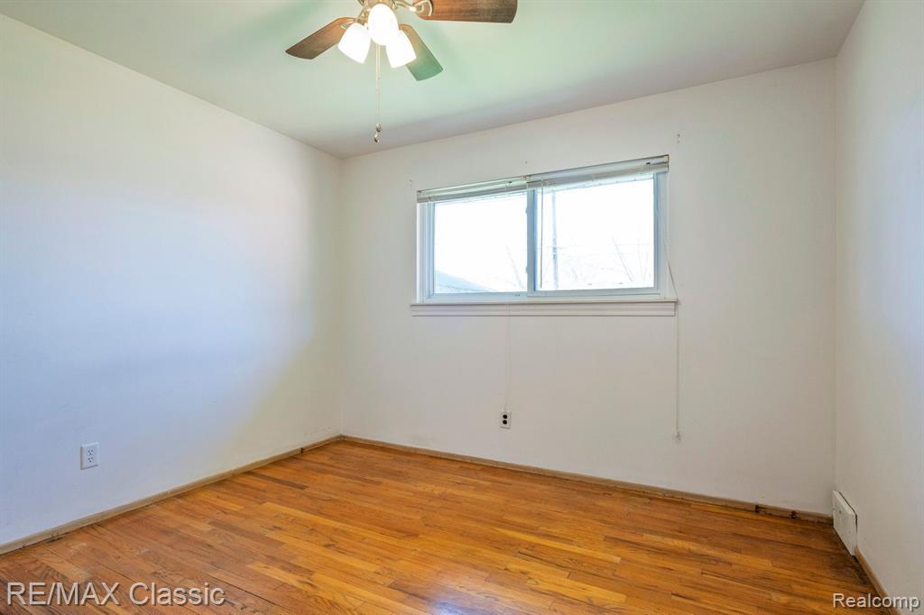 7349 IROQUOIS Street, Westland, MI — Photo 24